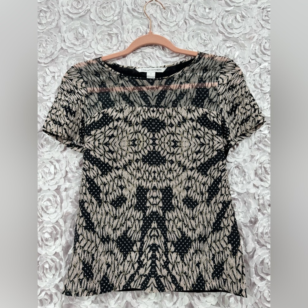 DVF Diane Von Furstenburg Angela Silk Top in Panther Lace Black Size 2 Blouse